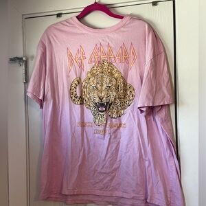 Def Leppard Pink Graphic Tee